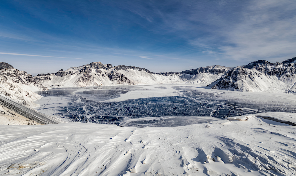 Hồ Thiên Trì - hồ núi lửa ẩn mình trong dãy Trường Bạch