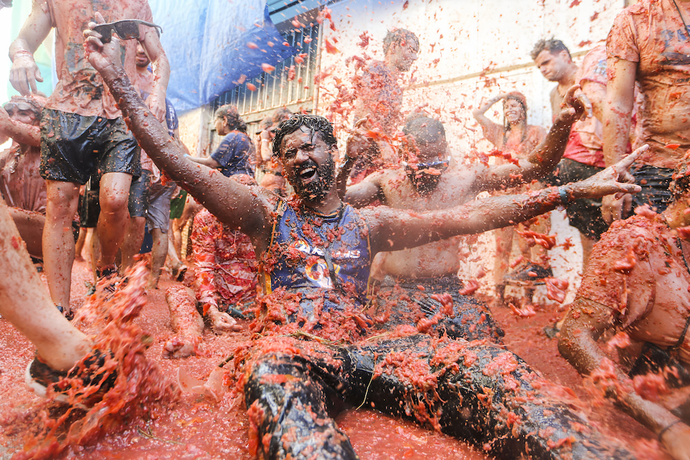 La Tomatina - lễ hội n&eacute;m c&agrave; chua s&ocirc;i động, n&aacute;o nhiệt thu h&uacute;t đ&ocirc;ng đảo du kh&aacute;ch tham gia h&agrave;ng năm