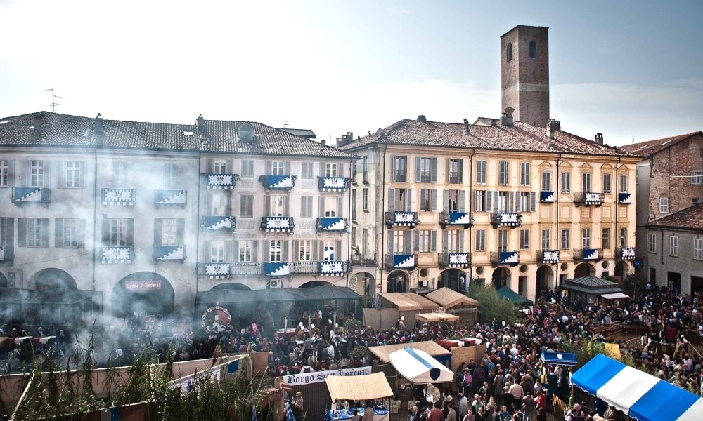 Du khách có thể vừa nếm rượu vang, vừa nghe nhạc sống giữa lòng Paris