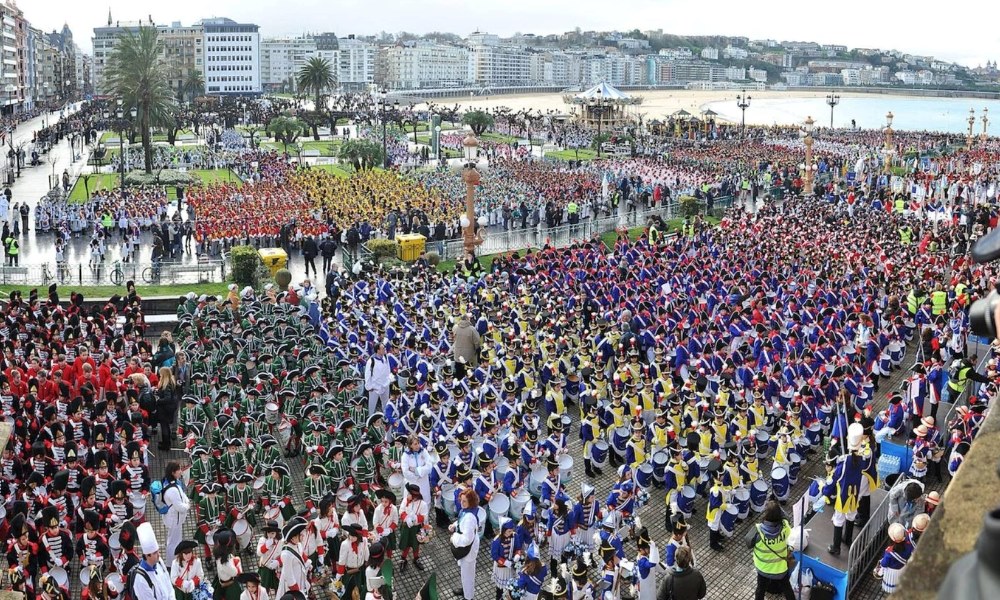 San Sebastián rực rỡ và náo nhiệt trong tiếng trống truyền thống vào tháng 1