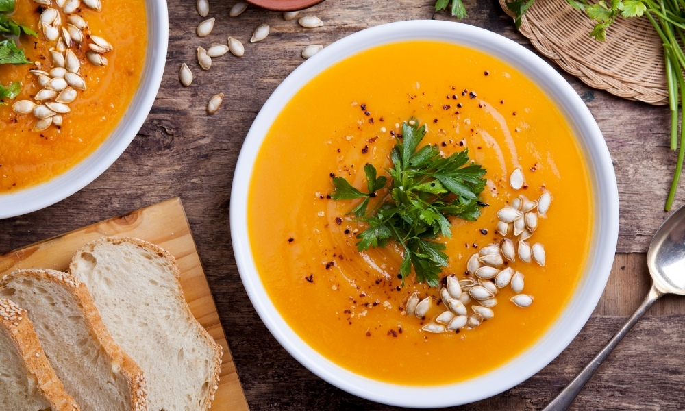 Súp bí đỏ béo ngậy và ấm áp trong tiết trời thu