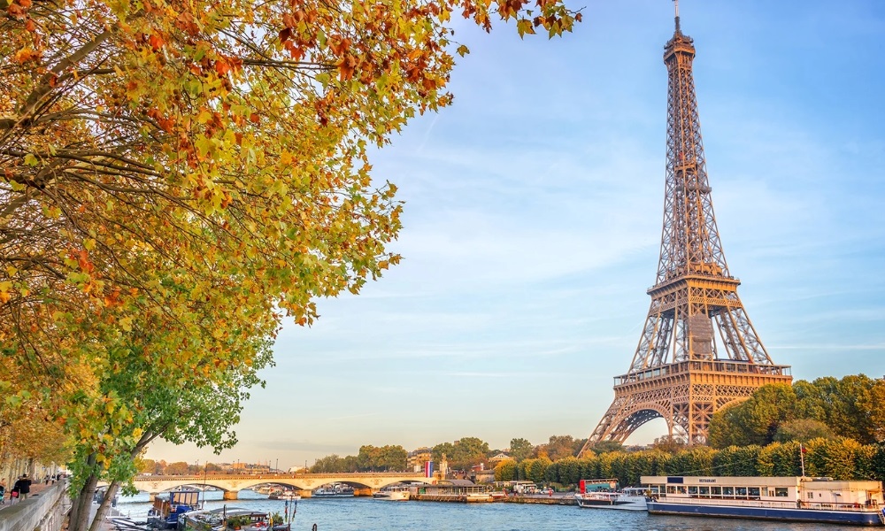 Paris tháng 10 rực rỡ sắc lá và ngập tràn lễ hội, nghệ thuật suốt ngày đêm