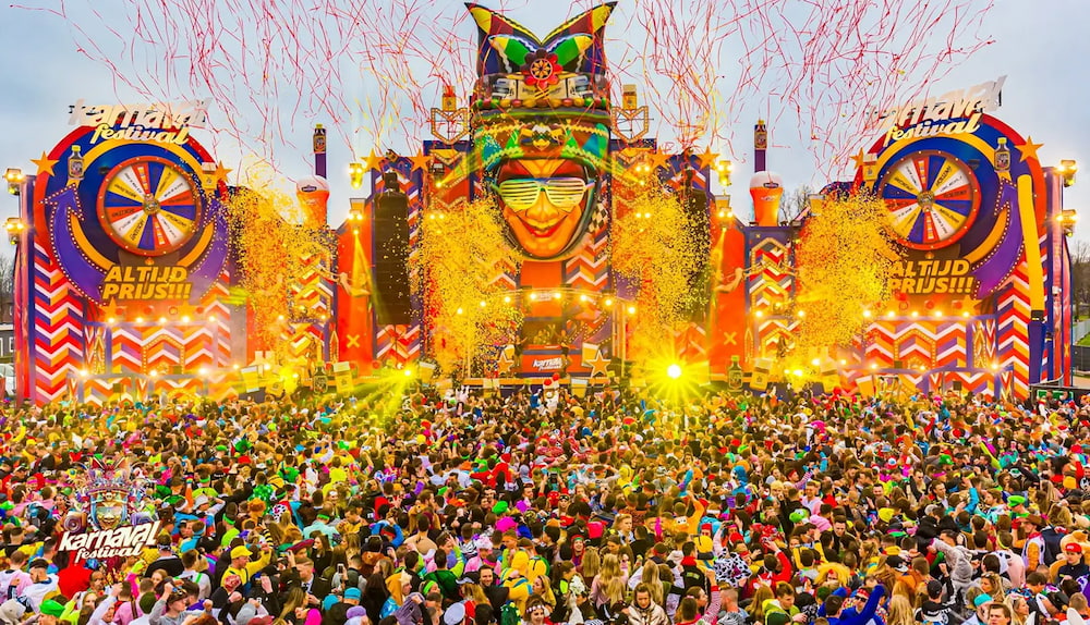 Không khí náo nhiệt tại lễ hội hóa trang ở Cologne (Đức)