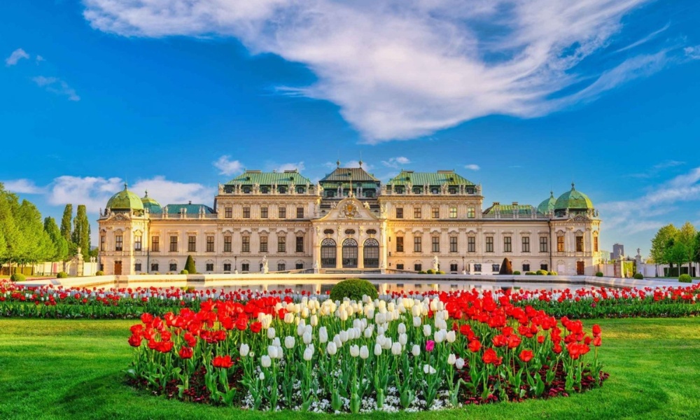 Không khí xuân tràn ngập thủ đô Vienna (Áo) trong ánh nắng dịu nhẹ đầu tháng 3