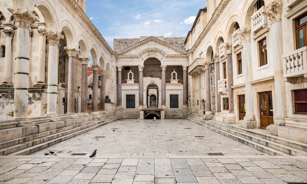 Cung điện Diocletian’s Palace là dấu ấn lịch sử vô cùng quan trọng tại Split