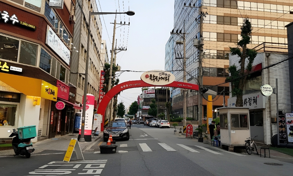 Seonhwa-dong sẽ là nơi phù hợp để bạn thưởng thức những món ăn đường phố thơm ngon