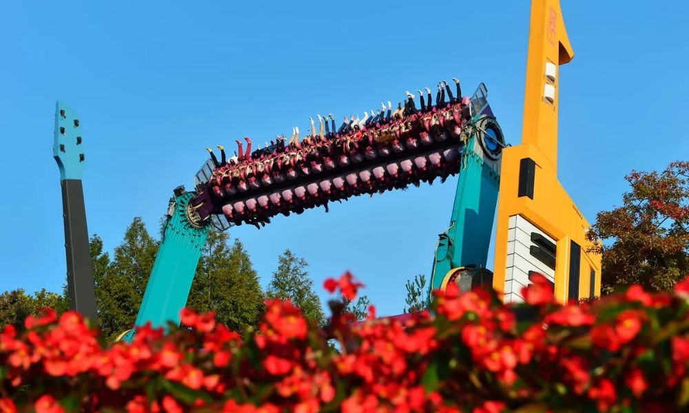 American Adventure với nhiều trò chơi cảm giác mạnh