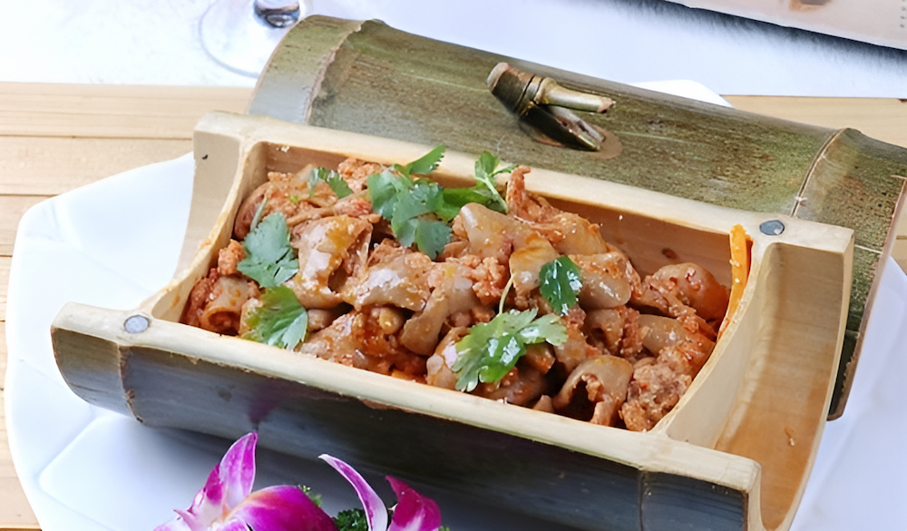 Lòng già hấp ống tre - Món ăn không thể bỏ lỡ khi đến Giang Tây