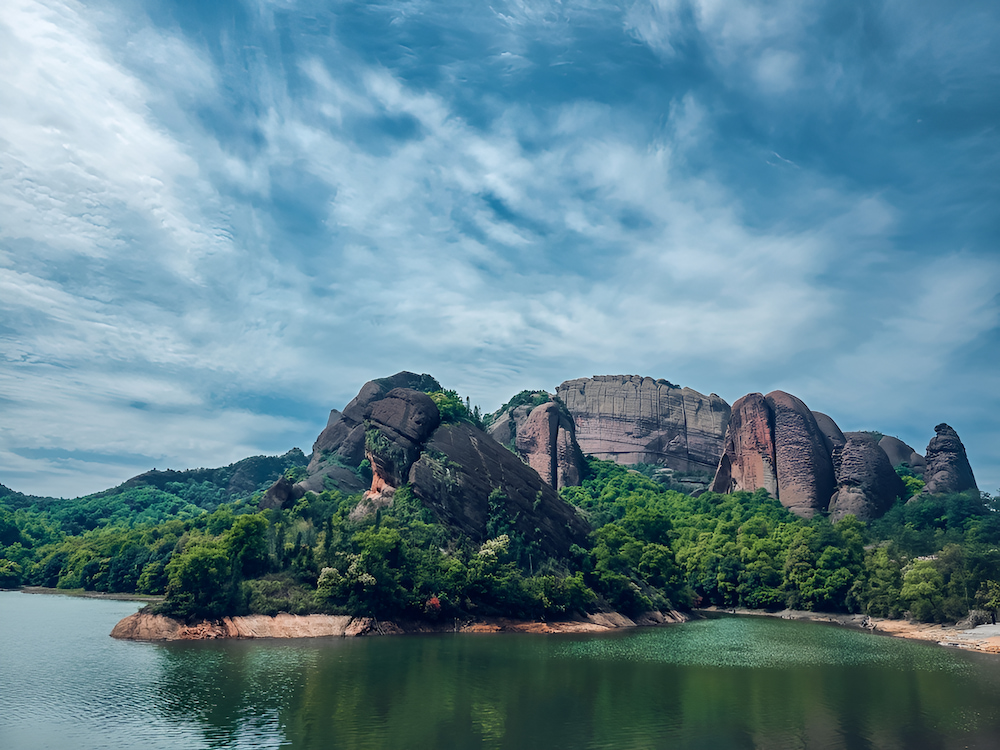 Núi Long Hổ được xem là cái nôi của Đạo giáo Trung Hoa