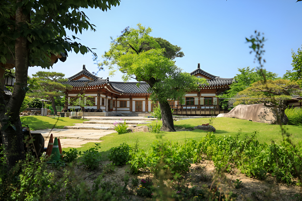 Làng truyền thống Gyochon Gyeongju nổi bật với các ngôi nhà Hanok độc đáo
