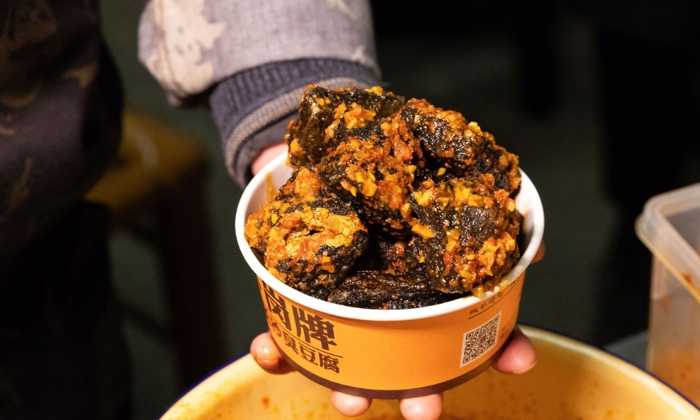 Đậu hũ thối sốt ớt – món ăn đường phố nức tiếng của Trường Sa