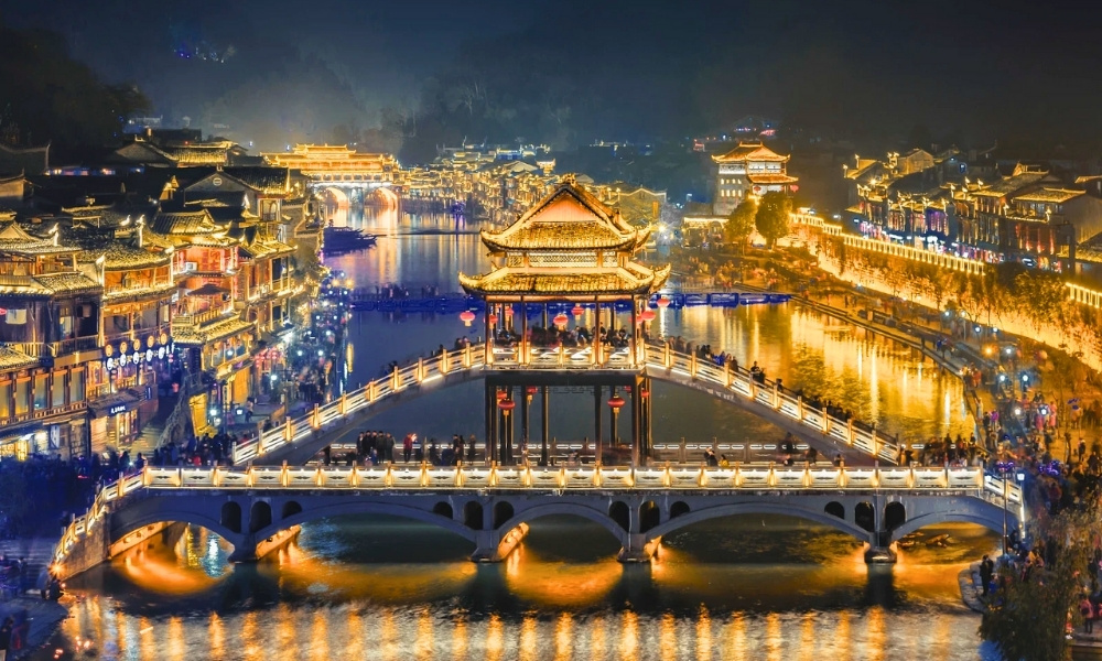 Cảnh sắc bốn mùa tại Hồ Nam mang vẻ đẹp hài hòa giữa thiên nhiên và khí hậu đặc trưng.