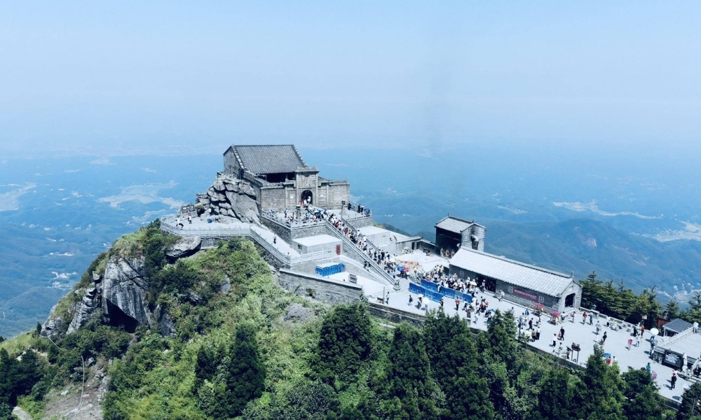 Hành Sơn – linh sơn ngàn năm ẩn mình giữa mây trắng và rừng xanh