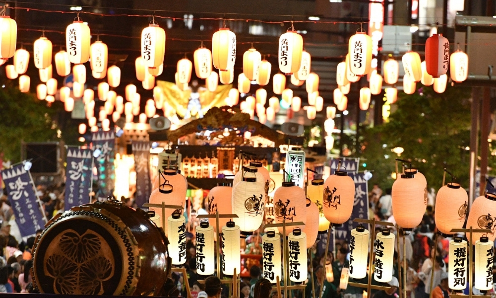 Không gian của lễ hội Komon Mito được thắp sáng bằng đèn lông tại Ibaraki.