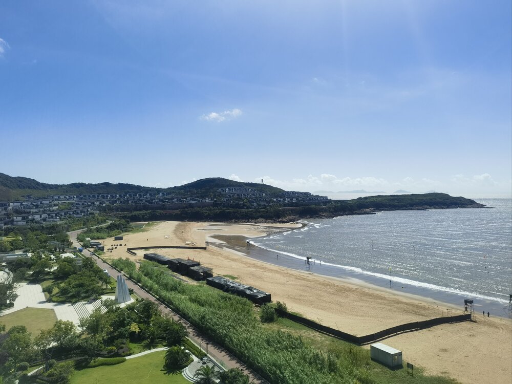 Nước trong vắt và cát san hô trắng của Baishawan là thiên đường nghỉ dưỡng hiếm có ở Kenting.