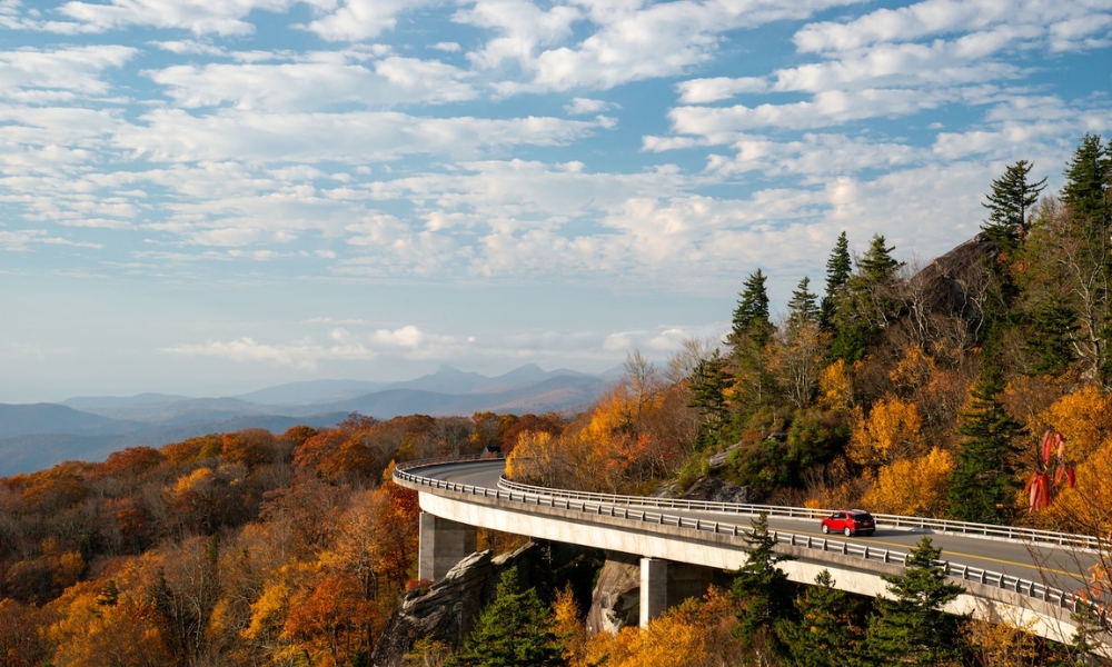 Blue Ridge Parkway quả thật là một trong những hành trình lái xe đẹp nhất mùa thu