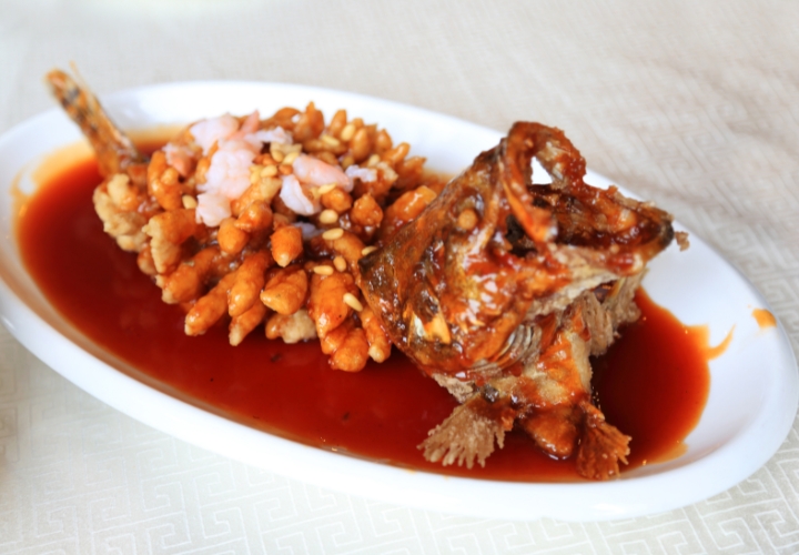 Món cá chua ngọt có tạo hình độc đáo 