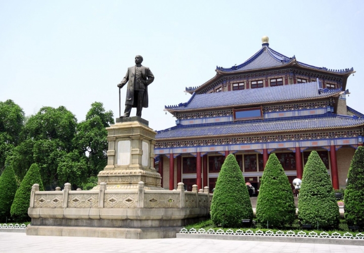 Tiến sĩ Tôn Dật Tiên (1866 - 1925) là người đi đầu vĩ đại của cuộc cách mạng dân chủ Trung Quốc