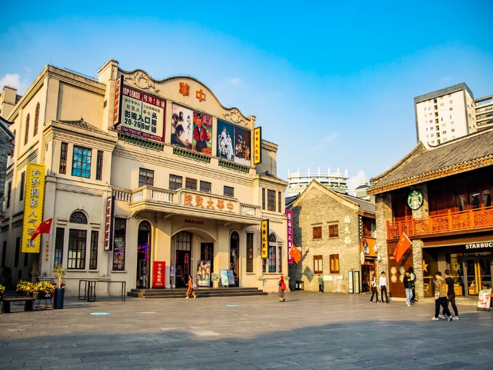 Hãy chuẩn bị những bộ trang phục phù hợp để có thể tham quan và chụp ảnh cùng những cảnh đẹp Nam Ninh