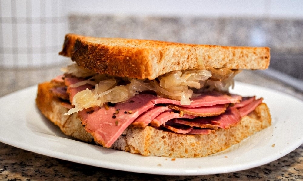 Pastrami on Rye là “huyền thoại” của ẩm thực New York trong suốt nhiều thập kỷ