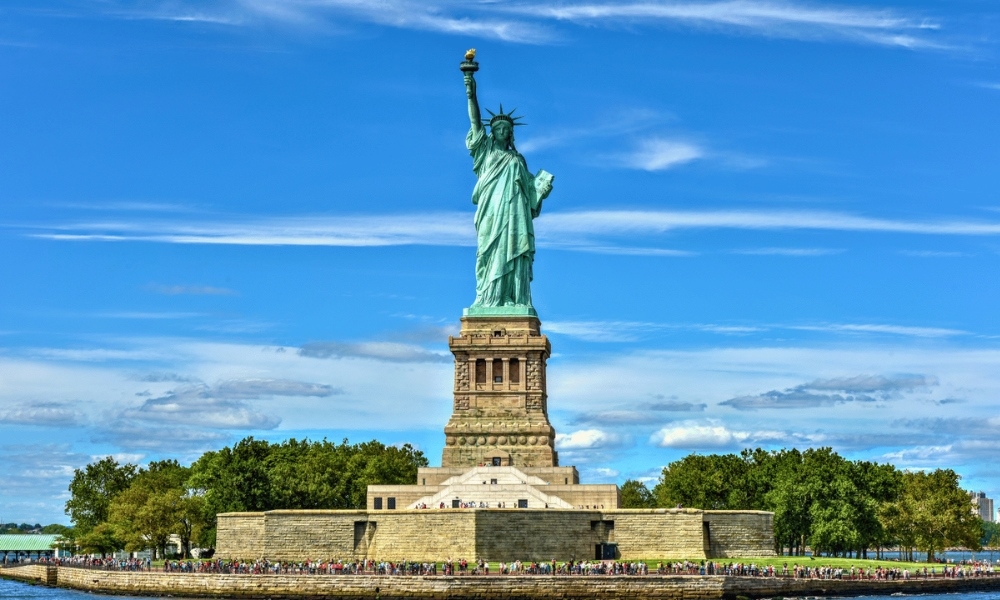 Tượng Nữ thần Tự do là điểm check-in nổi bật khi ghé New York
