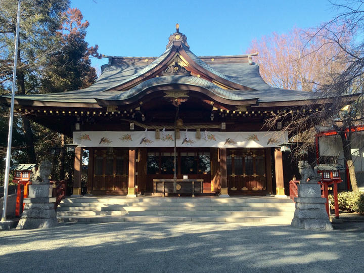 Đền Suzuka (Suzukamyo Shrine) được cho là được thành lập vào khoảng năm 550.