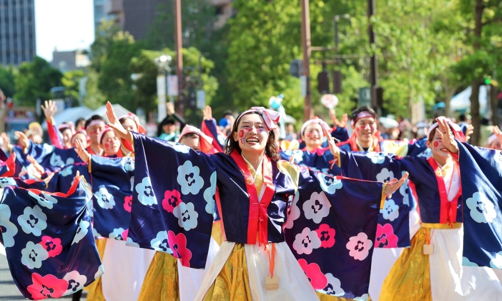 Điệu nhảy Uraja rực rỡ sắc màu là điểm nhấn đặc trưng của lễ hội Momotaro