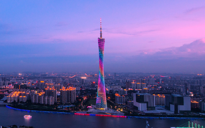 Tháp Quảng Châu là biểu tượng kiến trúc hiện đại, tỏa sáng rực rỡ về đêm với tầm nhìn toàn cảnh thành phố