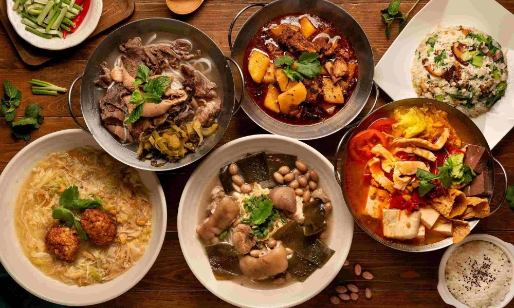 Ẩm thực Quý Châu đa dạng, cay nồng và đậm đà bản sắc vùng cao.