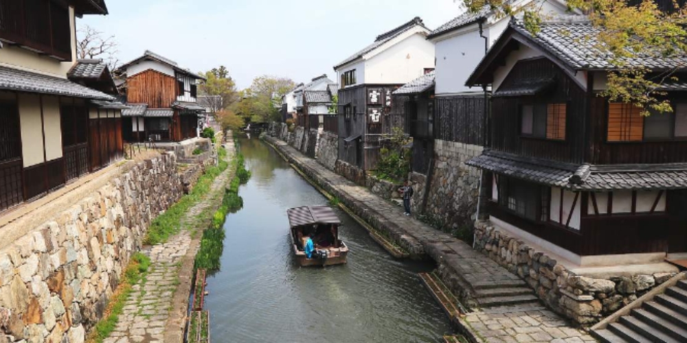 Thị trấn cổ Omihachiman cùng khung cảnh giao thương xưa với những con kênh thơ mộng