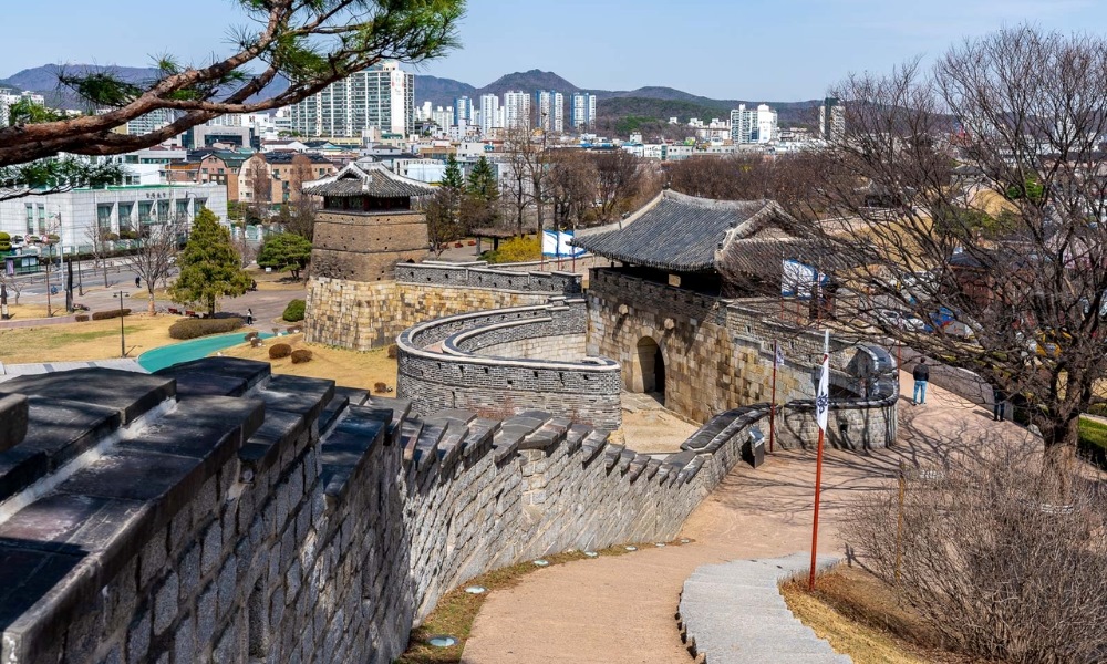 Pháo đài Hwaseong tái hiện sinh động vẻ đẹp lịch sử giữa lòng Suwon