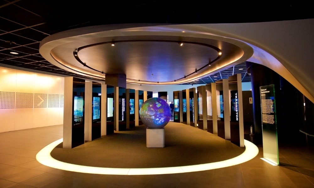 Khám phá hành trình phát minh công nghệ qua ba thế kỷ tại bảo tàng Samsung Innovation