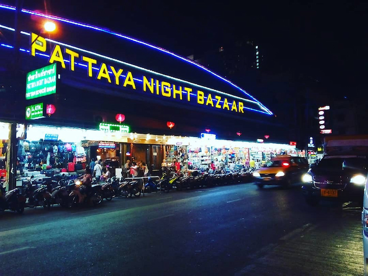 Dạo quanh chợ đêm Night Bazaar Pattaya và khám phá các gian hàng địa phương