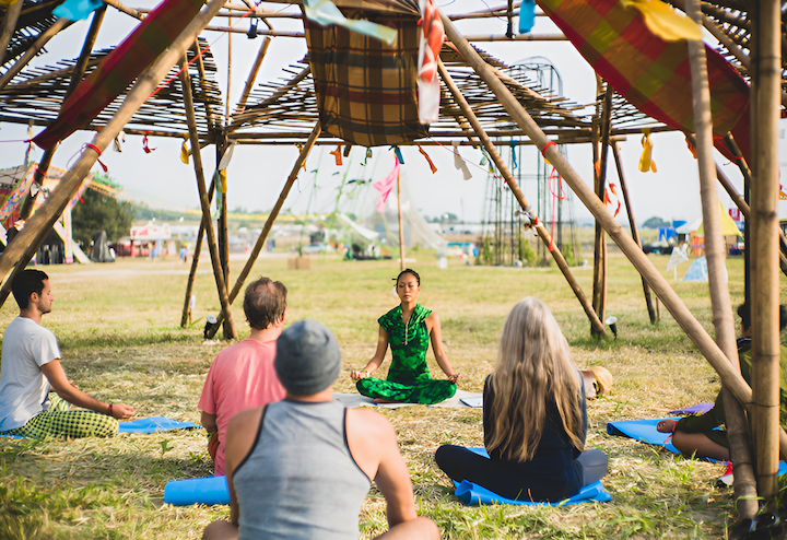 Trải nghiệm thiền trong lễ hội Wonderfruit (Pattaya)