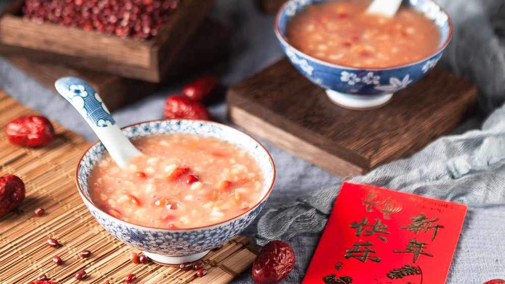 Tết Lạp Bát ấm áp với những bát cháo ngũ cốc thơm bùi và lời cầu chúc bình an cho năm mới
