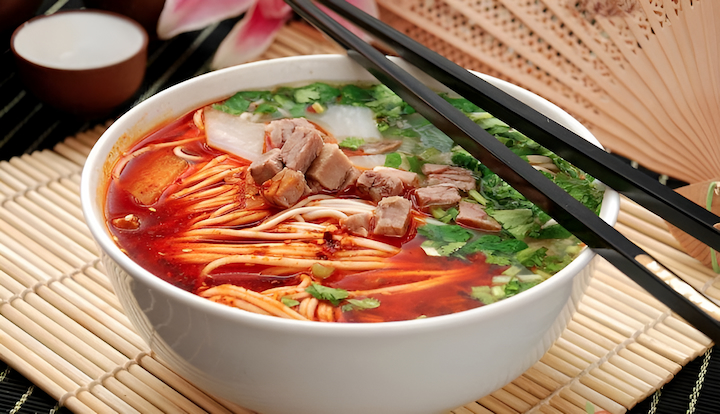 Mì Lan Châu được làm từ sợi mì kéo tay