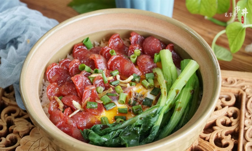 Cơm niêu là món cơm thơm ngon và hấp dẫn