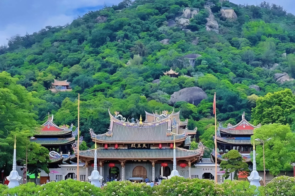 Chùa Nam Phổ Đà – chốn an yên giữa lòng Hạ Môn rực nắng xuân