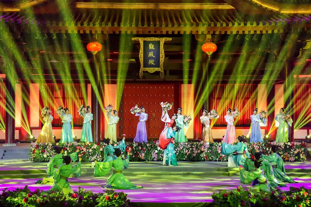 Lễ hội Hoa Mẫu Đơn Lạc Dương – vũ điệu hoa rực rỡ trong ánh sáng huyền ảo