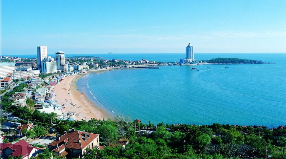 Biển số 1 Thanh Đảo nổi tiếng với làn nước trong xanh, cát trắng mịn