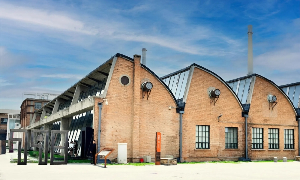 Nhà xưởng cũ phong cách Bauhaus trong khu nghệ thuật 798 ở Bắc Kinh