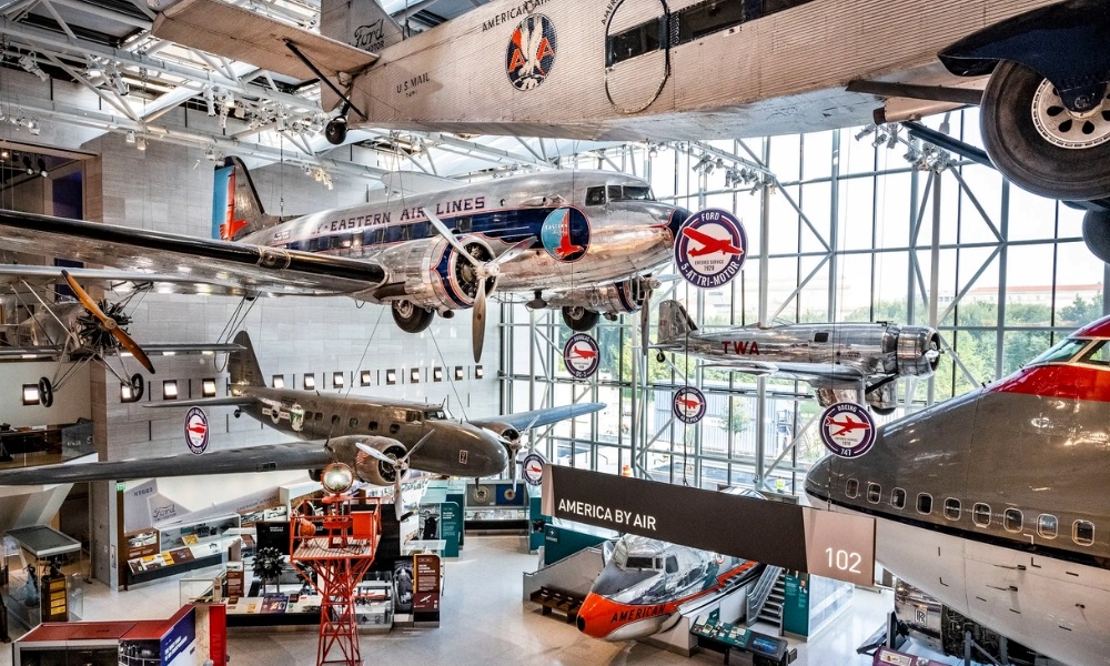 Chiêm ngưỡng tàu con thoi Discovery tại bảo tàng hàng không