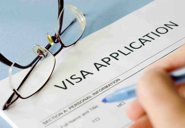 Visa và hộ chiếu là những giấy tờ quan trọng cần chuẩn bị từ sớm