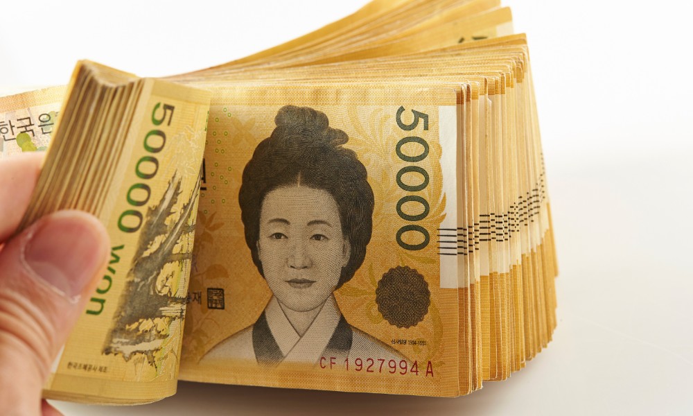 Tiền mặt giúp việc trả giá dễ dàng hơn tại các khu chợ địa phương