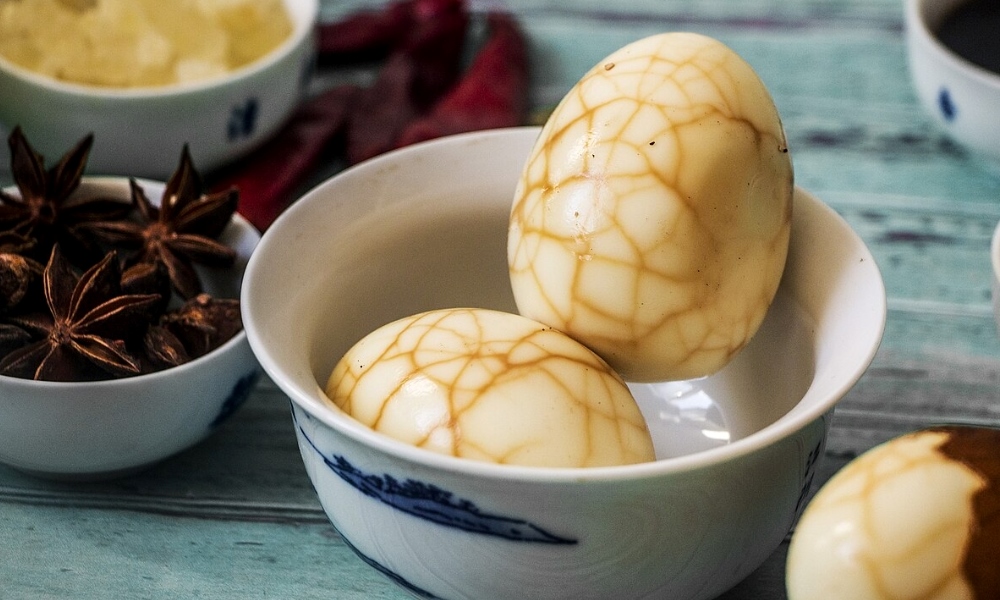 Thưởng thức đặc sản Nhật Nguyệt Đàm để cảm nhận trọn vẹn hương vị bản địa