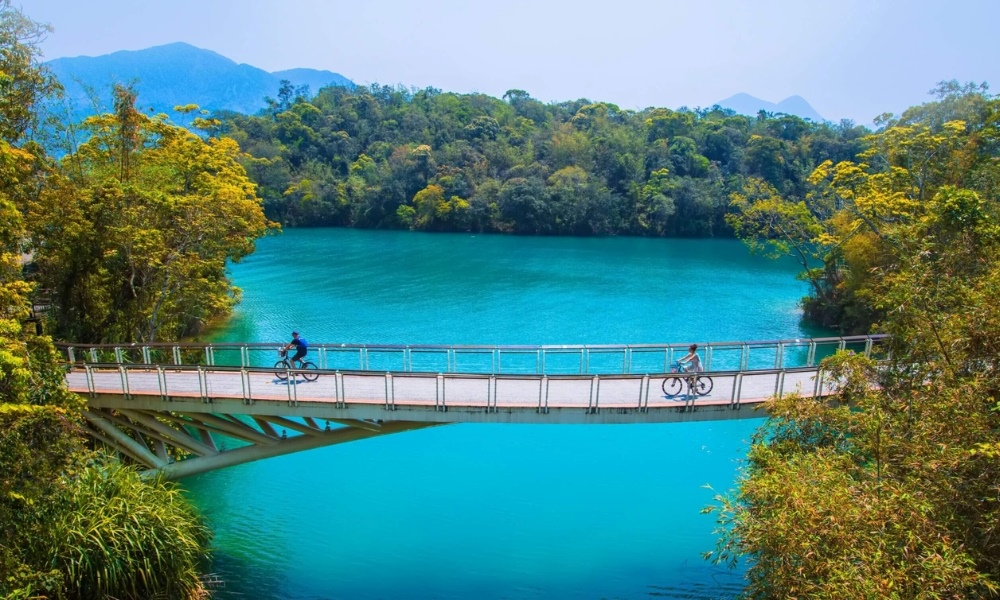 Đạp xe quanh hồ, vừa thư giãn vừa chiêm ngưỡng khung cảnh hữu tình đặc trưng của Nhật Nguyệt Đàm