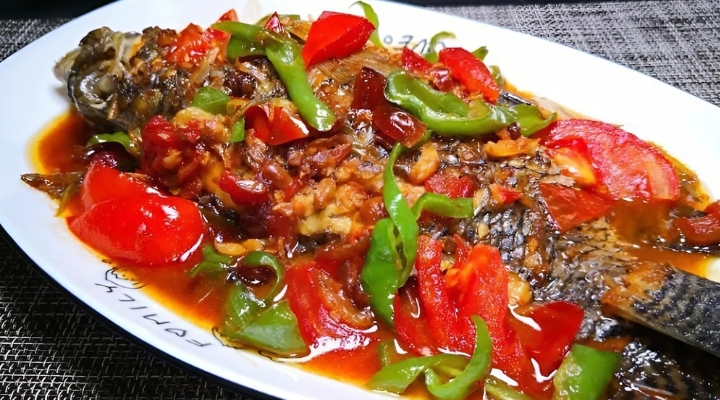 Cá nấu bia Dương Sóc với lớp da giòn rụm và nước sốt thơm ngon đặc sắc