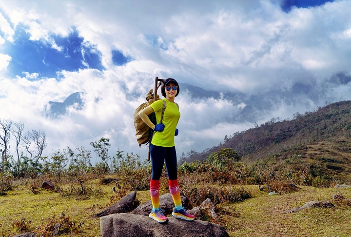 Du khách nên đi giày và mang theo hành lý gọn nhẹ để dễ dàng khám phá các vẻ đẹp hùng vĩ tại Thạch Lâm