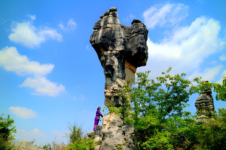 Vách đá độc đáo với hình dạng một cây nấm khổng lồ là một biểu tượng của Thạch Lâm