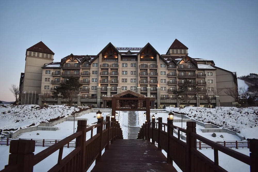 Khu nghỉ dưỡng Alpensia Ski Resort với kiến trúc sang trọng giữa khung cảnh mùa đông thơ mộng